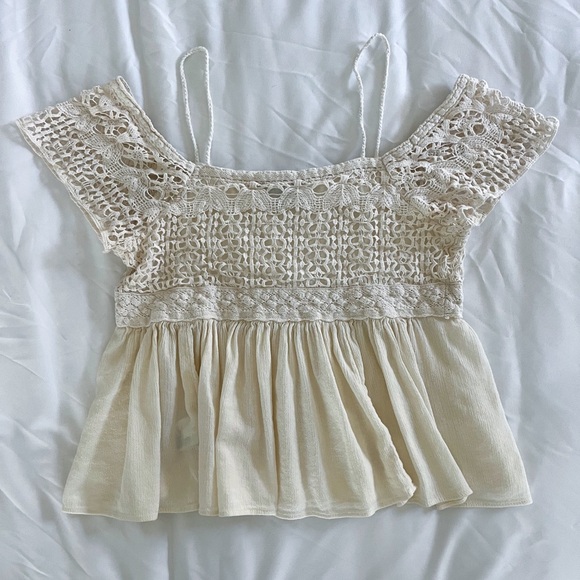 American Eagle Cream Drop Shoulder Lace Blouse Size Medium - Picture 5 of 7